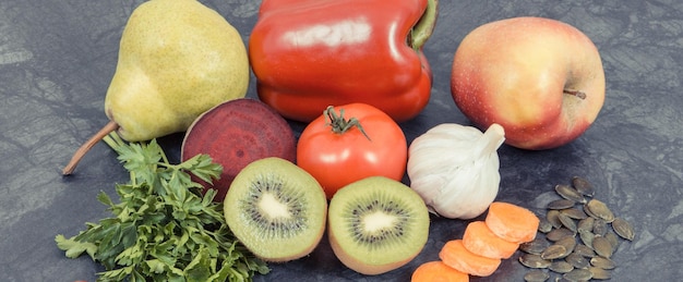 Identify fruit and veggies (mix)