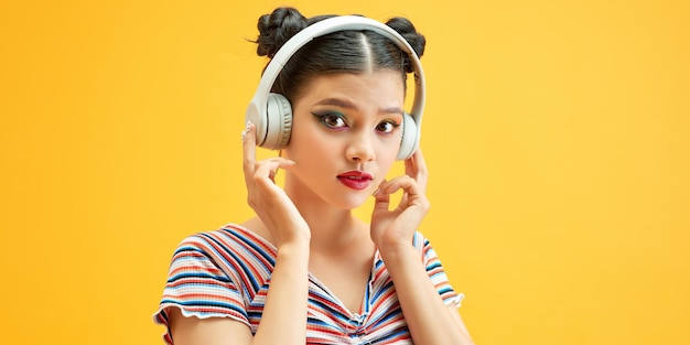 Music Quiz 🎶 (Bollywood + International)