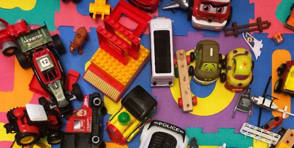 Playing tools ( Toys )