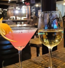 HICH:cocktail or wine ? Rate and leave your comment