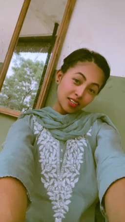 HICH:Kurthi with short hair...😊 Little bit odd but love this song 😍☺️