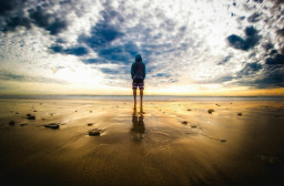 HICH:Men are told to be strong and hide vulnerability. Should emotions be suppressed, or is it time to embrace them openly, regardless of gender?