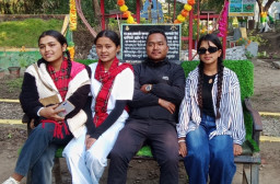 HICH:Me with Girls, guess the relation? #hich #hichcommunity #teacherroles #hichers
