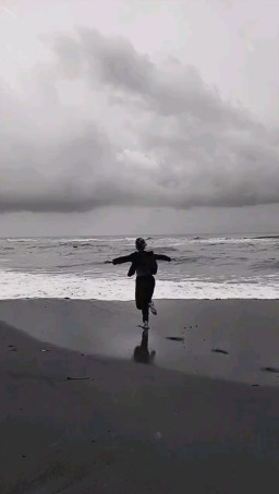 HICH:Life is not about waiting for the storm to pass, but learning to dance in the rain!