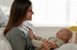 HICH:What does new psychological research reveal about the effects of singing to infants?