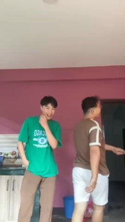 HICH:Almost fell while trying to dance with my friend😅