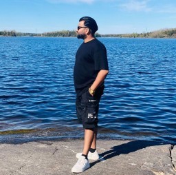 HICH:Searching for something 😁😁
