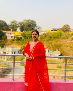 HICH:दुखमा हुर्केको मान्छे हु,
त्यही भएर सुखमा हुर्केको मान्‌छेहरु संग कुरै मिल्दैन ❤️💐