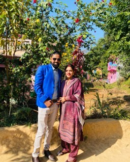 HICH:सुखमा साथ दिने त धेरै छन् तर तिमी दुखमा हात थामिदिने मान्छे बनिदिनु है ❤️