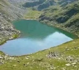 HICH:What is the shape of the Lake?
#Lake