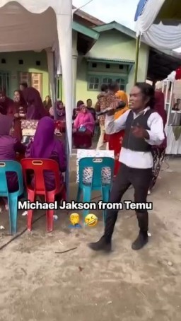 HICH:If you really miss Michael Jackson and try to replace him from Temu.And he will sing like this. Would you come to the concert?