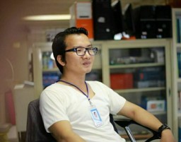 HICH:What would you love to do for a living?