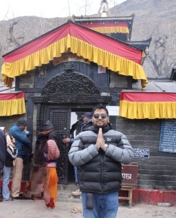 HICH:Rate this holy place. In front of Muktinath temple.