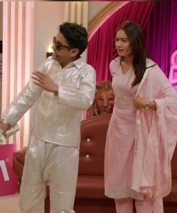 HICH:Best comedy performance by pawan khatiwada and Miss pubbi.😃Like and follow.@Hich#comedy😃😃.