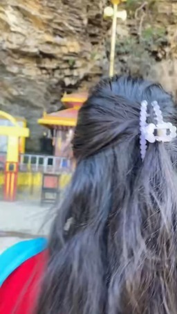 HICH:जीवन पारिजातको फुल जस्तै बनोस,निमोठेर फ्याक्नेहरुको हातमा पनि सुगन्ध छर्न सक्ने।🌸