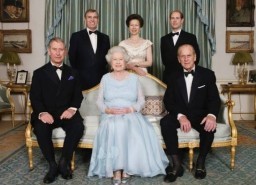 HICH:Give an honest rate to the Royal Family photo. Thanks
