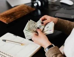 HICH:On what basis do you recognize Money?🤨🤨