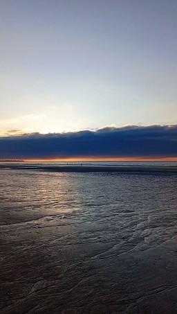 HICH:Riva Bella Beach, Ouistreham in France😍