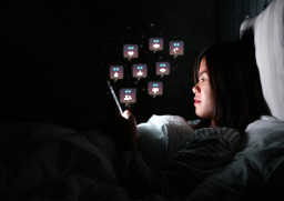 HICH:How often do you check your phone/message or social media?