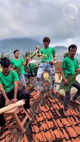 HICH:♻️🌿𝐄𝐜𝐨-𝐅𝐫𝐢𝐞𝐧𝐝𝐥𝐲: 𝐆𝐨 𝐆𝐫𝐞𝐞𝐧 𝐂𝐨𝐧𝐜𝐞𝐫𝐭🌿♻️