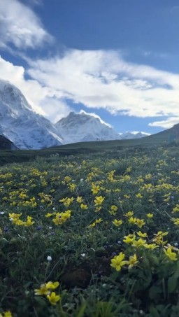 HICH:#Heaven may be a myth, but Nepal's beauty is undeniably real.
#ThebeautyofNepal