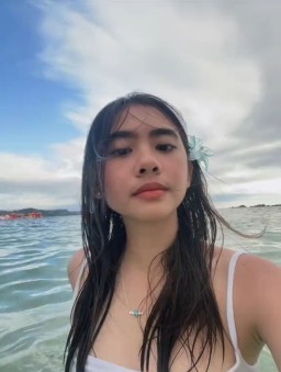 HICH:The sea is my solace 😍❤️