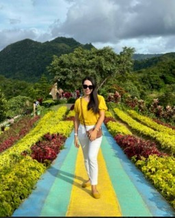 HICH:Charm is deceptive, and beauty is fleeting; but a woman who fears the Lord is to be praised.”💗🙏