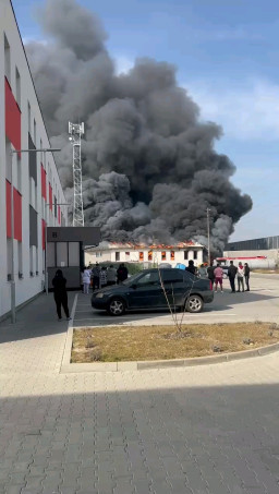 HICH:Which is the best fire extinguisher should we use such type of fireing?