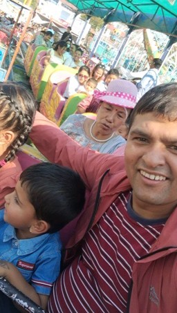 HICH:Enjoying with kids. Whatever life is automatically passing.