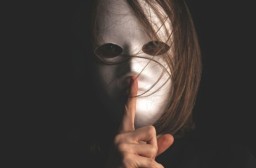 HICH:How to identity fake people ?