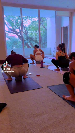 HICH:Yoga please rate and follow me