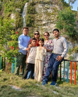 HICH:It was Chepti tour of our family where we found 🤳