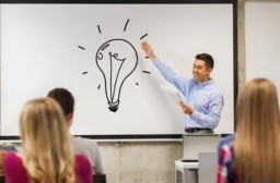 HICH:Which of the following is a characteristic of an effective teacher? #teacherroles #teacher #education