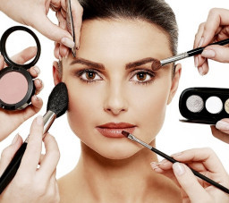 HICH:Why do you wear makeup?